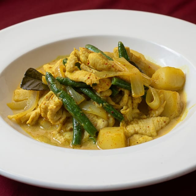 Yellow Curry Entree.