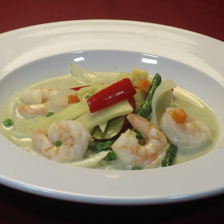 Takeout Delights: Thai, Chinese, Seafood, and More